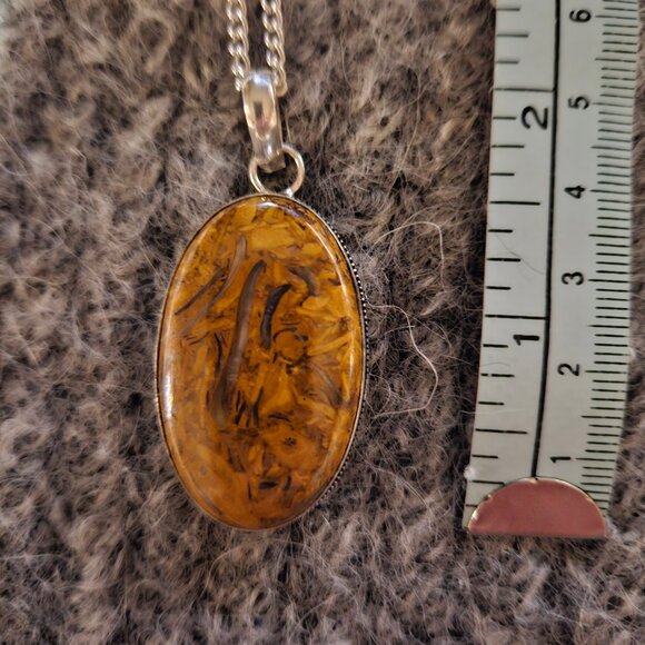 NWOT, unusual Mariam jasper, gemstone oval, pendant, silver plate plus chain - Picture 4 of 4